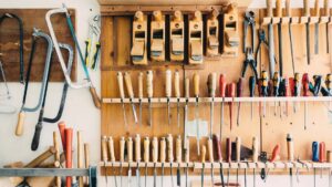 Read more about the article Mastering Hand Tools: A Comprehensive Guide for DIY Enthusiasts and Professionals